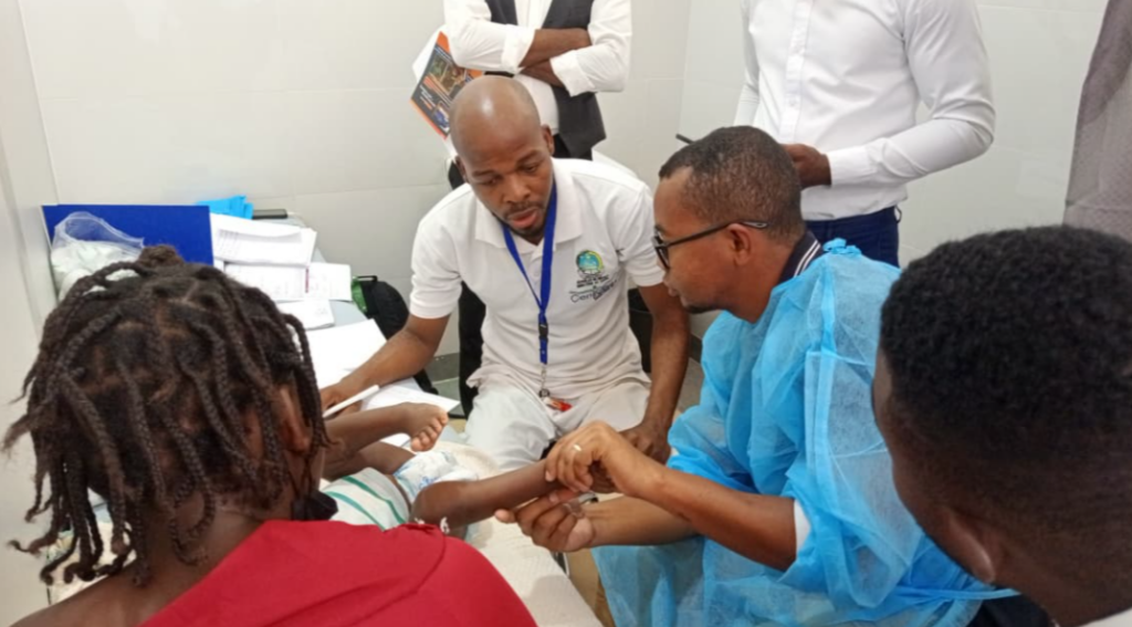Healthcare professionals in Angola attend a clubfoot treatment training.
